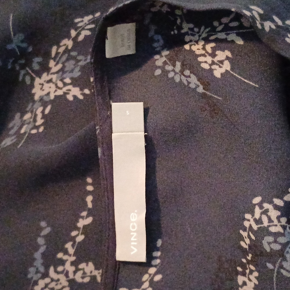 🔥🔥🔥Vince Spring navy blue floral henley blouse S - Picture 11 of 12